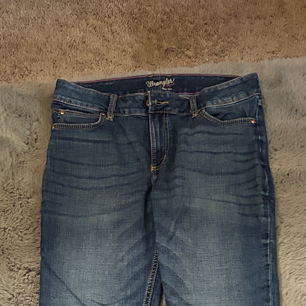 Wrangler Women's Classic Blue Straight Leg Jeans